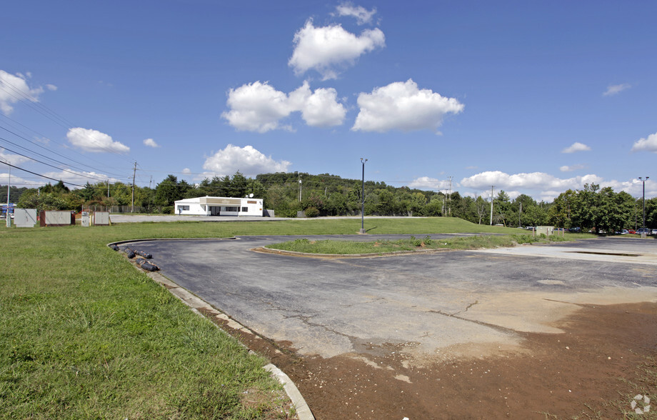 Washington Pike, Knoxville, TN for lease - Building Photo - Image 2 of 2