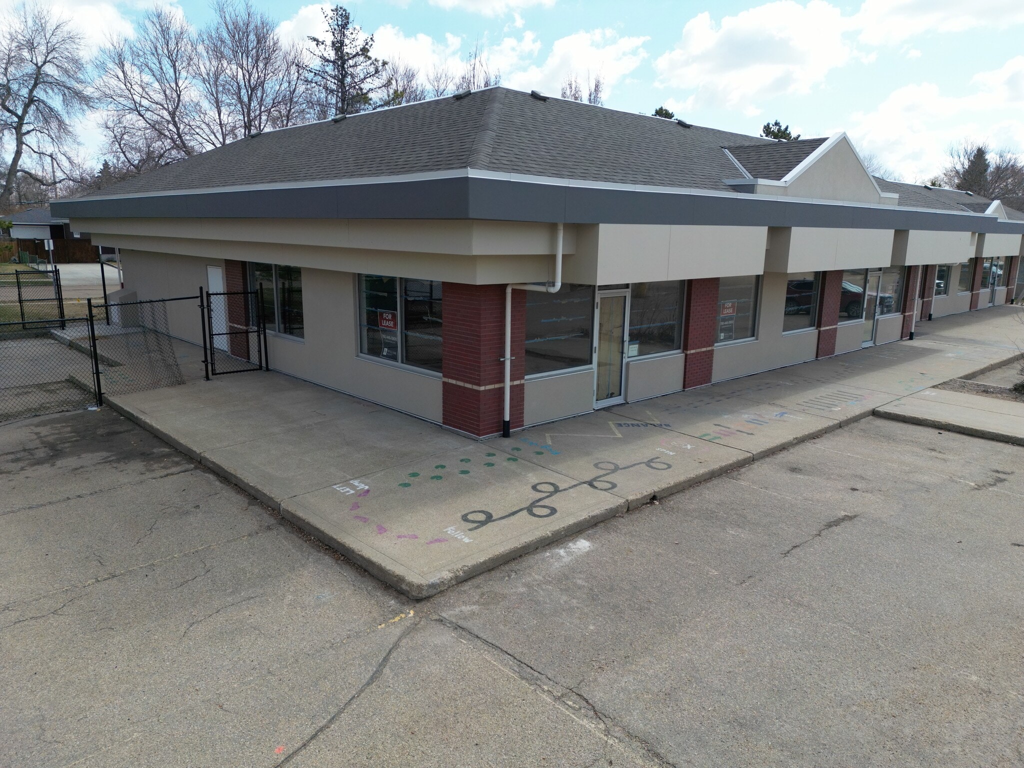 10404 99 Ave, Fort Saskatchewan, AB for lease Building Photo- Image 1 of 11