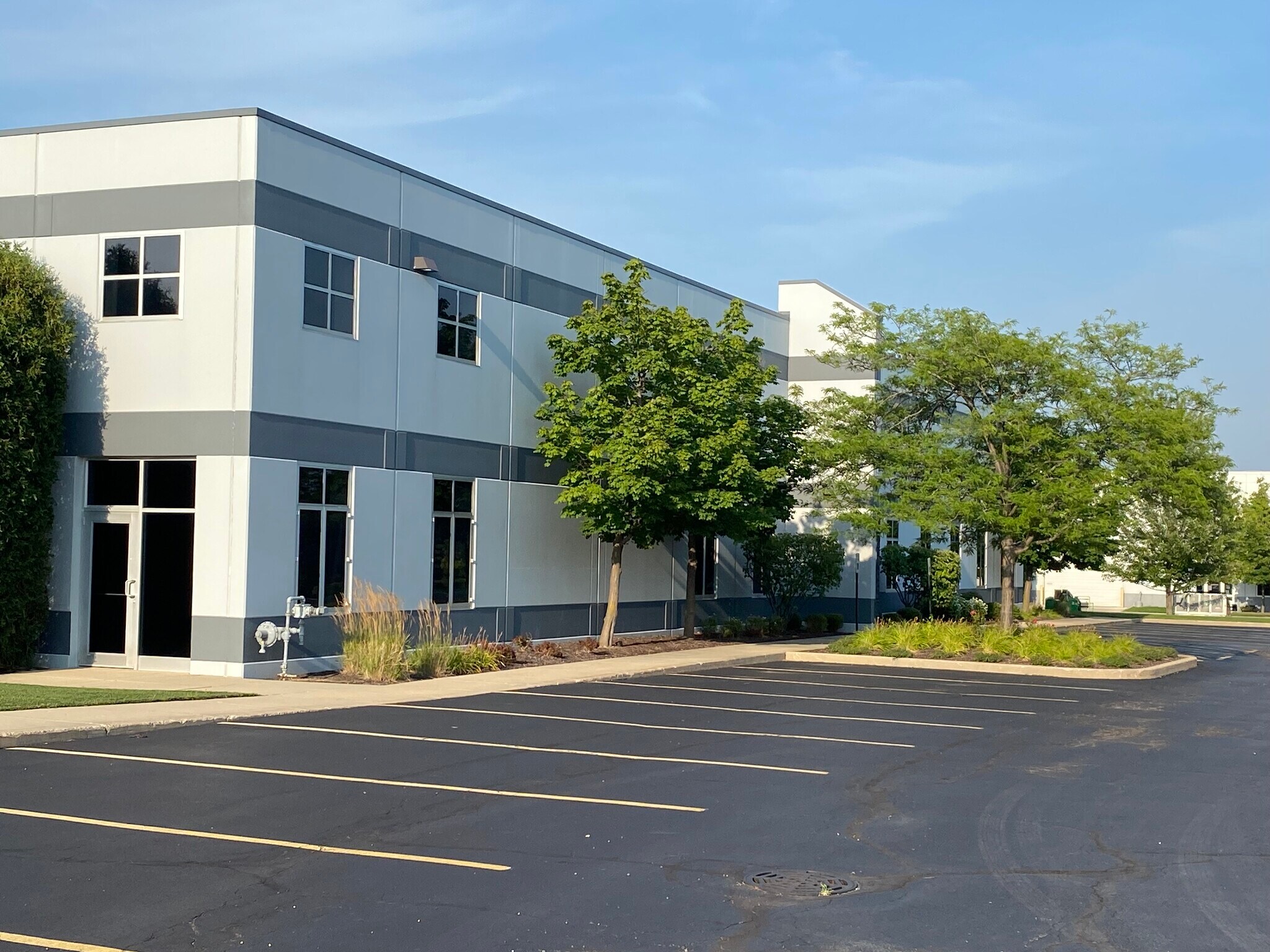 2910 Falling Waters Blvd, Lindenhurst, IL for sale Building Photo- Image 1 of 1