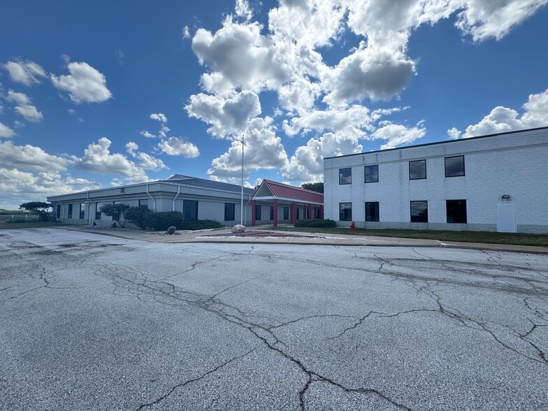 27681 Cummings Rd, Millbury, OH for lease - Building Photo - Image 2 of 11