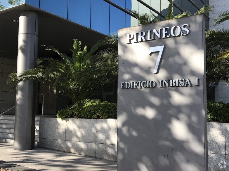 Avenida de Pirineos, 7, San Sebastián de los Reyes, Madrid for lease - Building Photo - Image 2 of 26