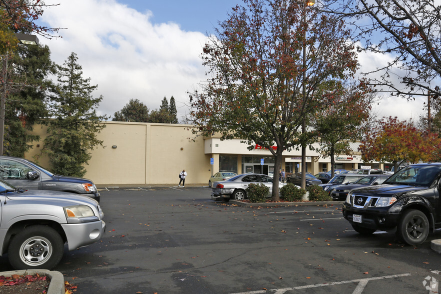 4115-4125 Concord Blvd, Concord, CA for lease - Building Photo - Image 2 of 8