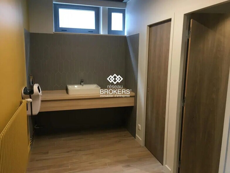 Office in Le Havre for lease - Interior Photo - Image 3 of 5