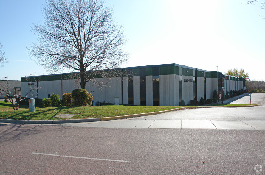 6678-6698 Shady Oak Rd, Eden Prairie, MN for lease - Primary Photo - Image 1 of 5