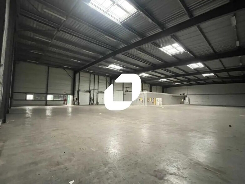 Office in Blanquefort for lease - Interior Photo - Image 2 of 7