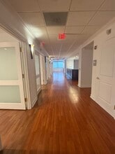 400 Arthur Godfrey Rd, Miami Beach, FL for lease Interior Photo- Image 2 of 6