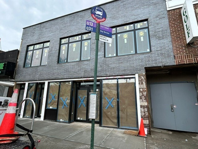 43-19-43-23 Bell Blvd, Bayside, NY for lease - Building Photo - Image 1 of 2