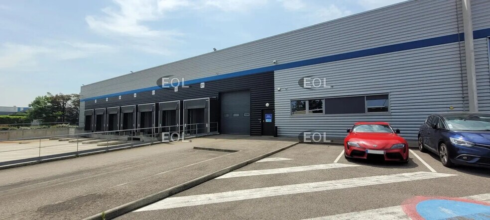 Industrial in Corbas for lease - Building Photo - Image 1 of 9