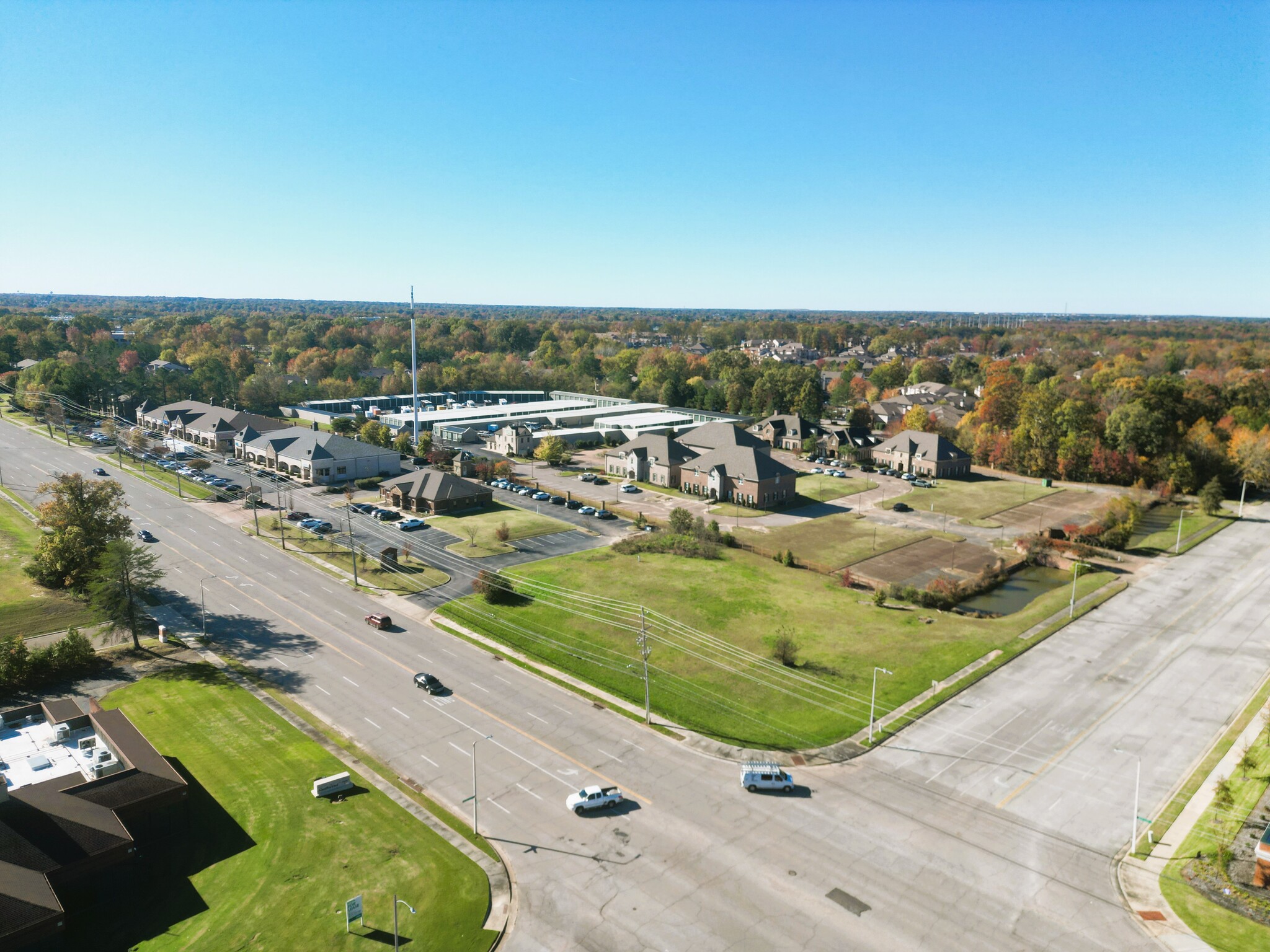 3249 W Sarazen's Cir, Memphis, TN for lease Building Photo- Image 1 of 3