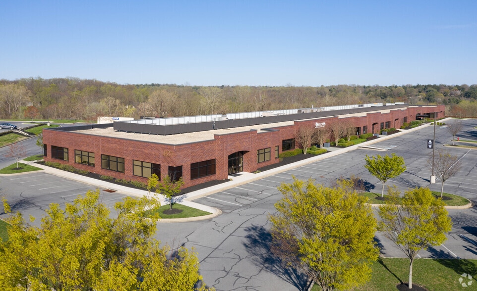 1427 Clarkview Rd, Baltimore, MD for lease - Building Photo - Image 3 of 8