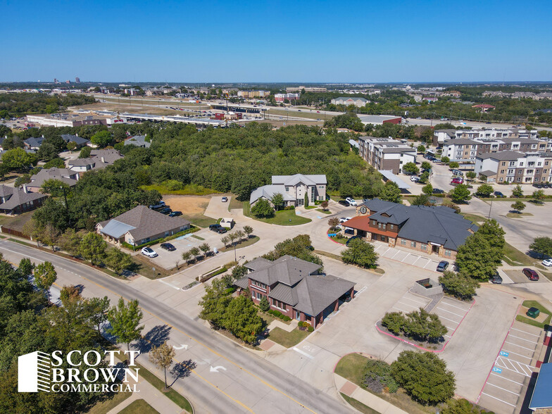 2717 Windriver Ln, Denton, TX for lease - Building Photo - Image 3 of 8