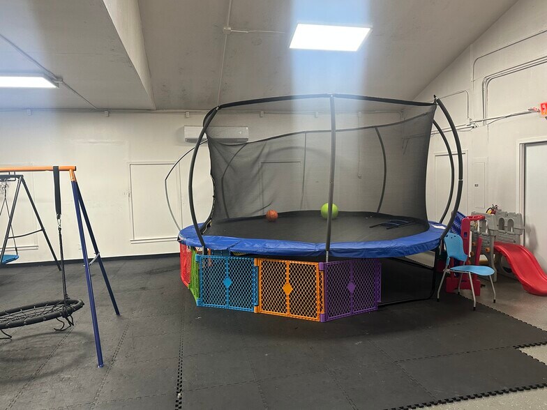 651 Exchange Pl NW, Lilburn, GA for lease - Building Photo - Image 2 of 13