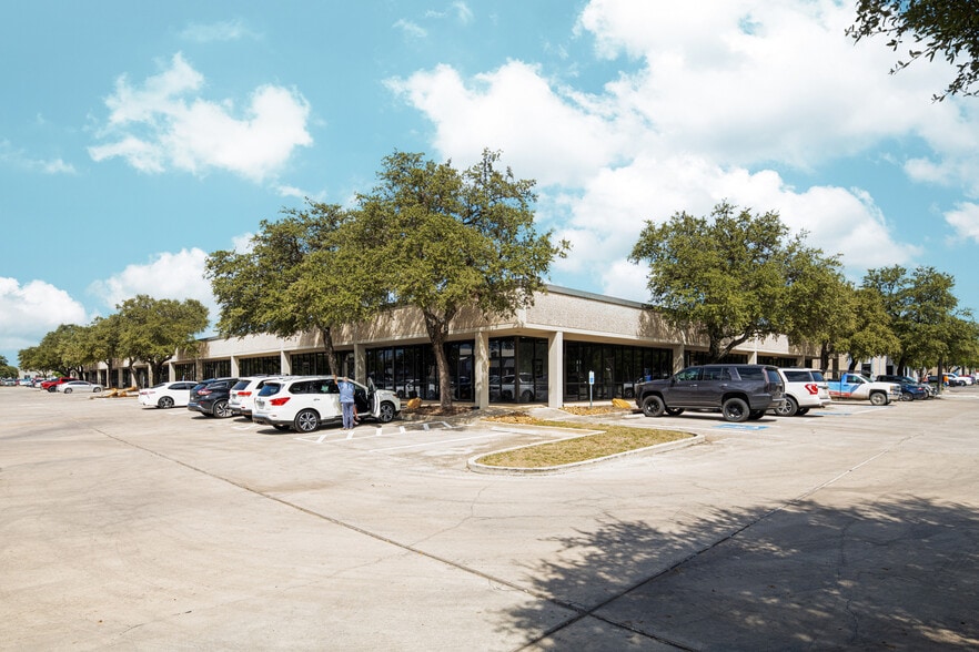 9901 Broadway St, San Antonio, TX for lease - Building Photo - Image 2 of 6
