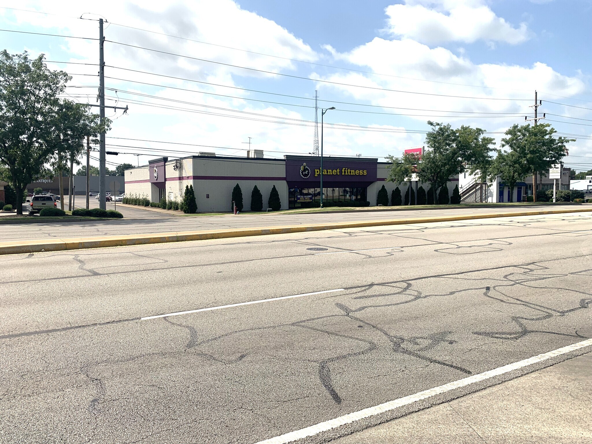 516 E Lewis and Clark Pky, Clarksville, IN for sale Building Photo- Image 1 of 1