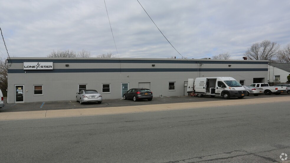 3-9 Kuhl Ave, Hicksville, NY for sale - Primary Photo - Image 1 of 1