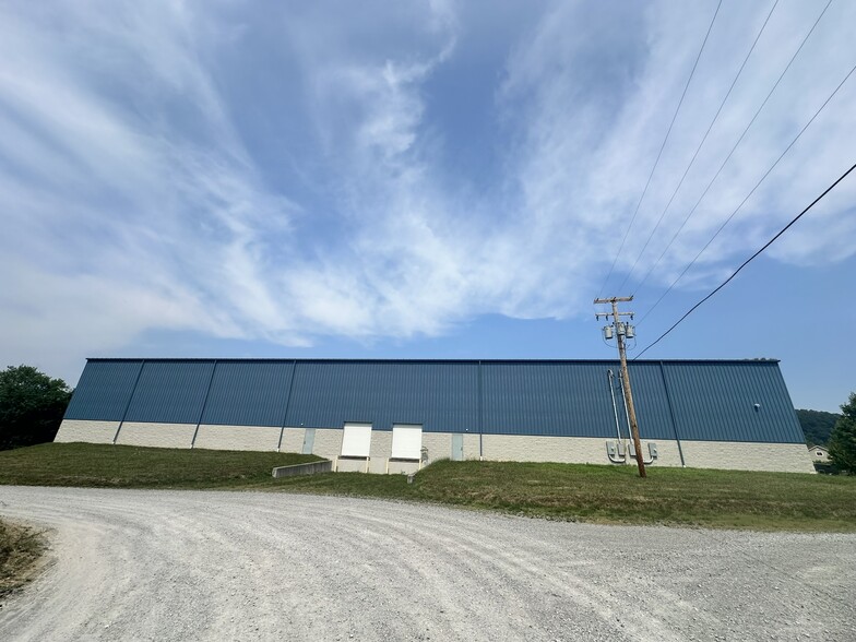 200 8th St, Chester, WV for lease - Building Photo - Image 3 of 8