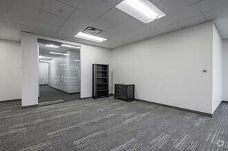 6009 Belt Line Rd, Dallas, TX for lease Interior Photo- Image 2 of 9