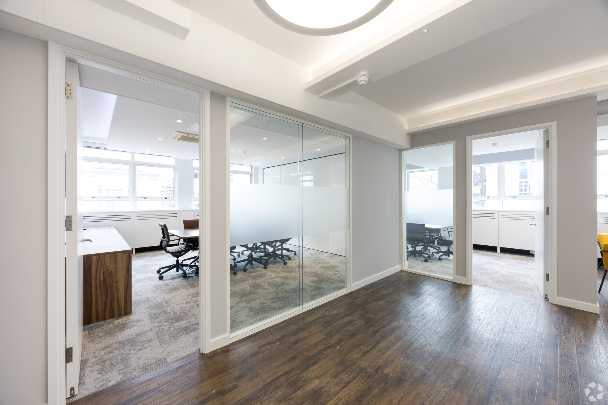 11 Hills Pl, London for lease Interior Photo- Image 1 of 20