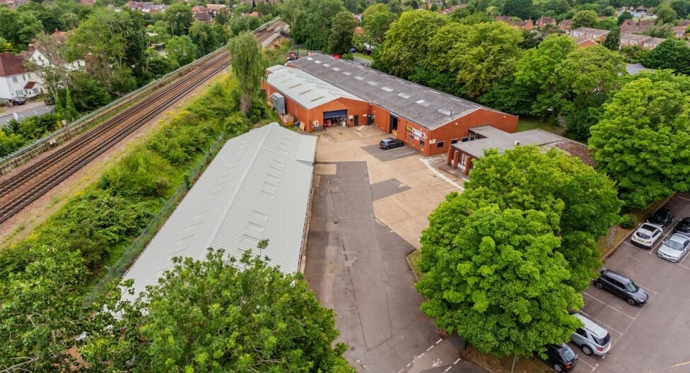 Unit 7 Corinium Industrial Estate, Raans Road, Amersham for lease - Building Photo - Image 3 of 7