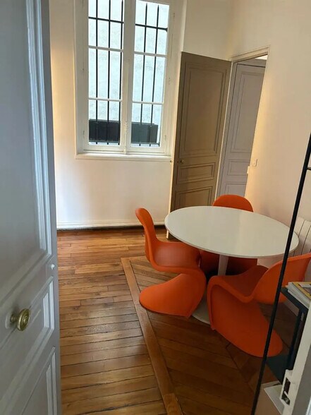 Office in Paris for lease - Interior Photo - Image 3 of 8