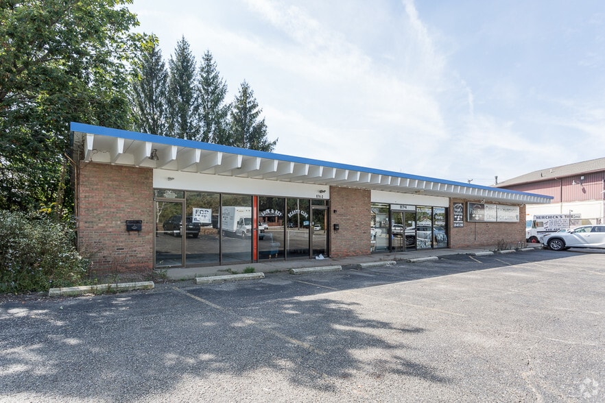 874 E Aurora Rd, Macedonia, OH for lease - Building Photo - Image 1 of 9