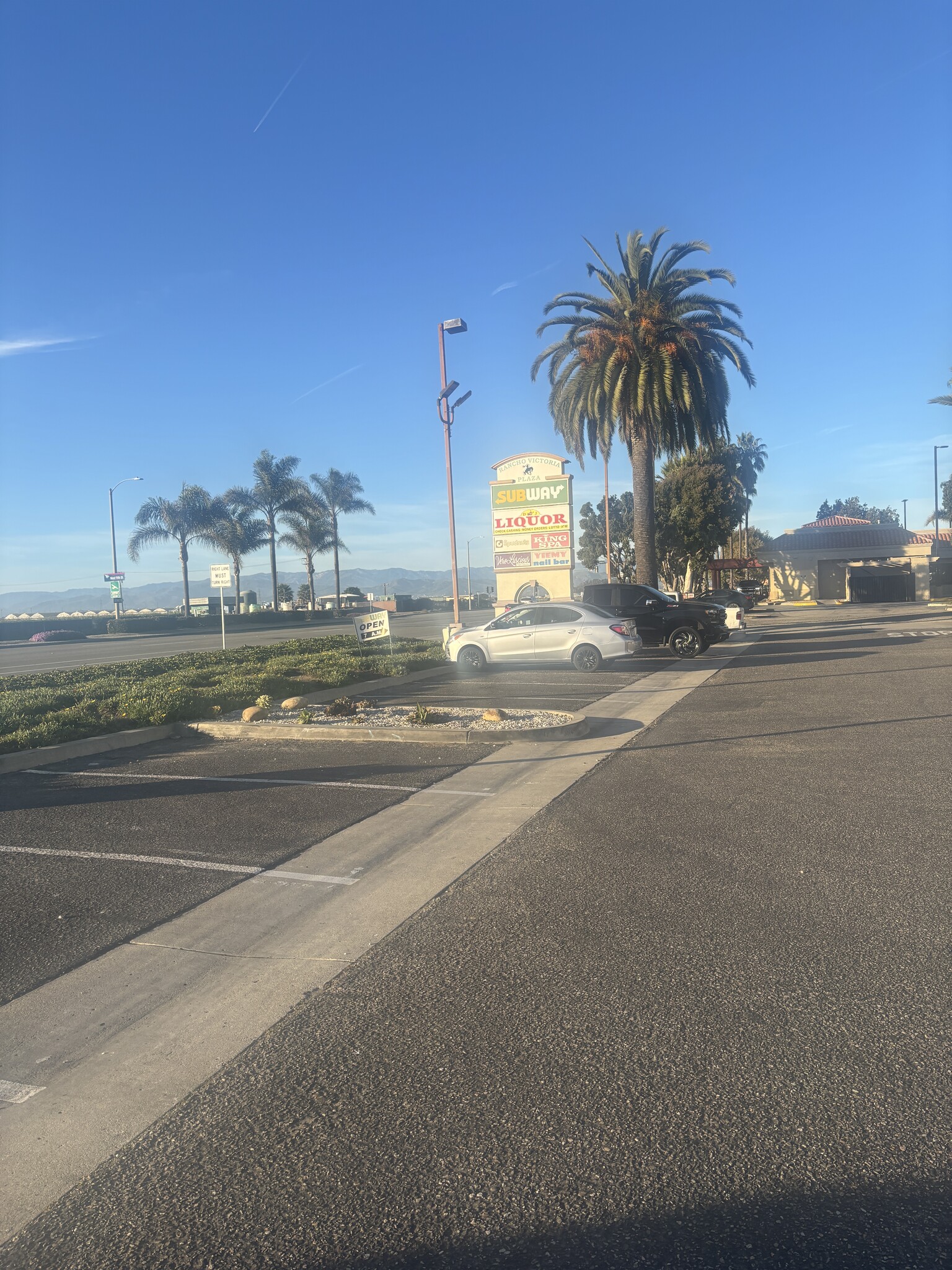 600 S Victoria Ave, Oxnard, CA for lease Interior Photo- Image 1 of 4