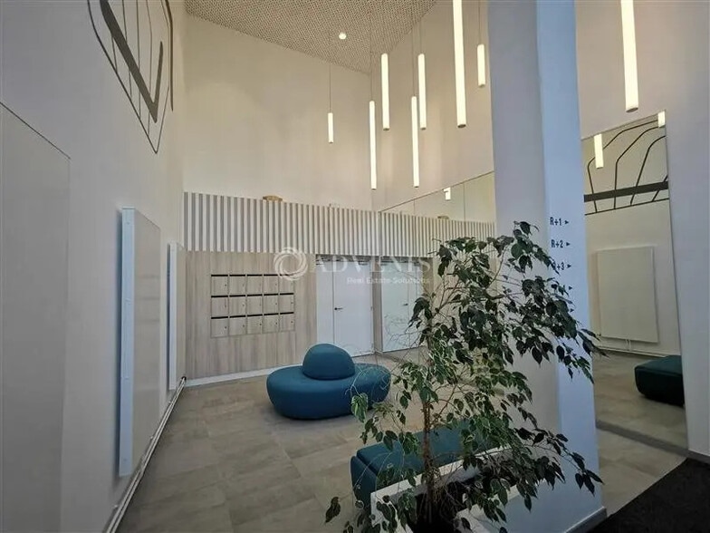 Office in Lille for lease - Lobby - Image 2 of 7