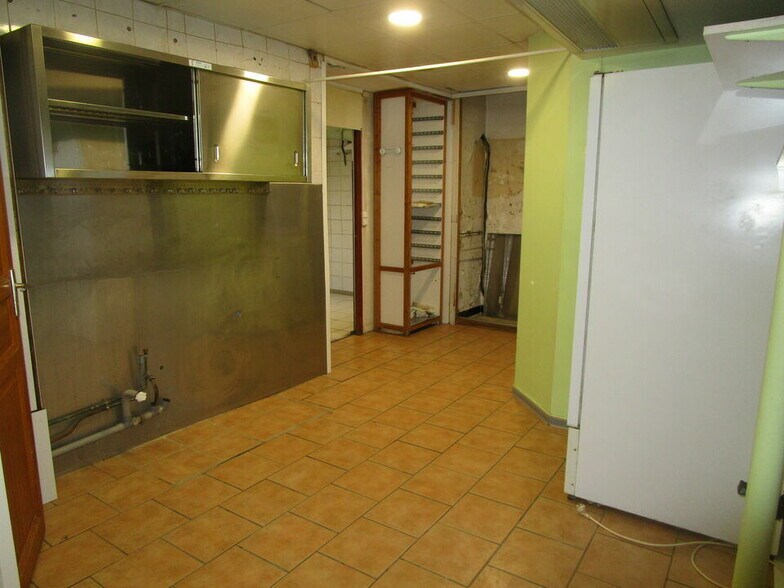 Retail in Chalon-sur-Saône for sale - Interior Photo - Image 2 of 6