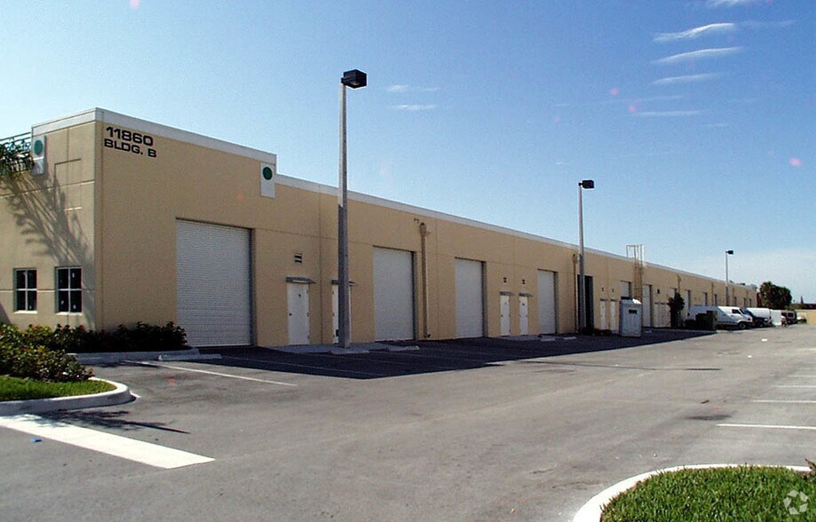 11880 W State Road 84, Davie, FL for lease - Building Photo - Image 3 of 4