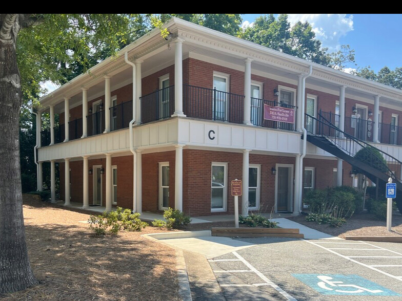 2386 Clower St, Snellville, GA for lease - Building Photo - Image 1 of 6