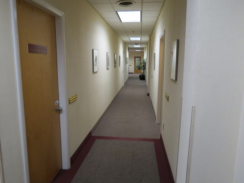318 320 Bear Hill Rd Waltham Ma 02451 Property For Lease On