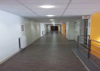 Office in Saint-Rambert-en-Bugey for lease - Building Photo - Image 3 of 4