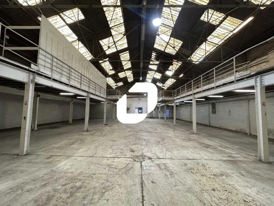 Flex in Aubervilliers for lease Interior Photo- Image 1 of 8