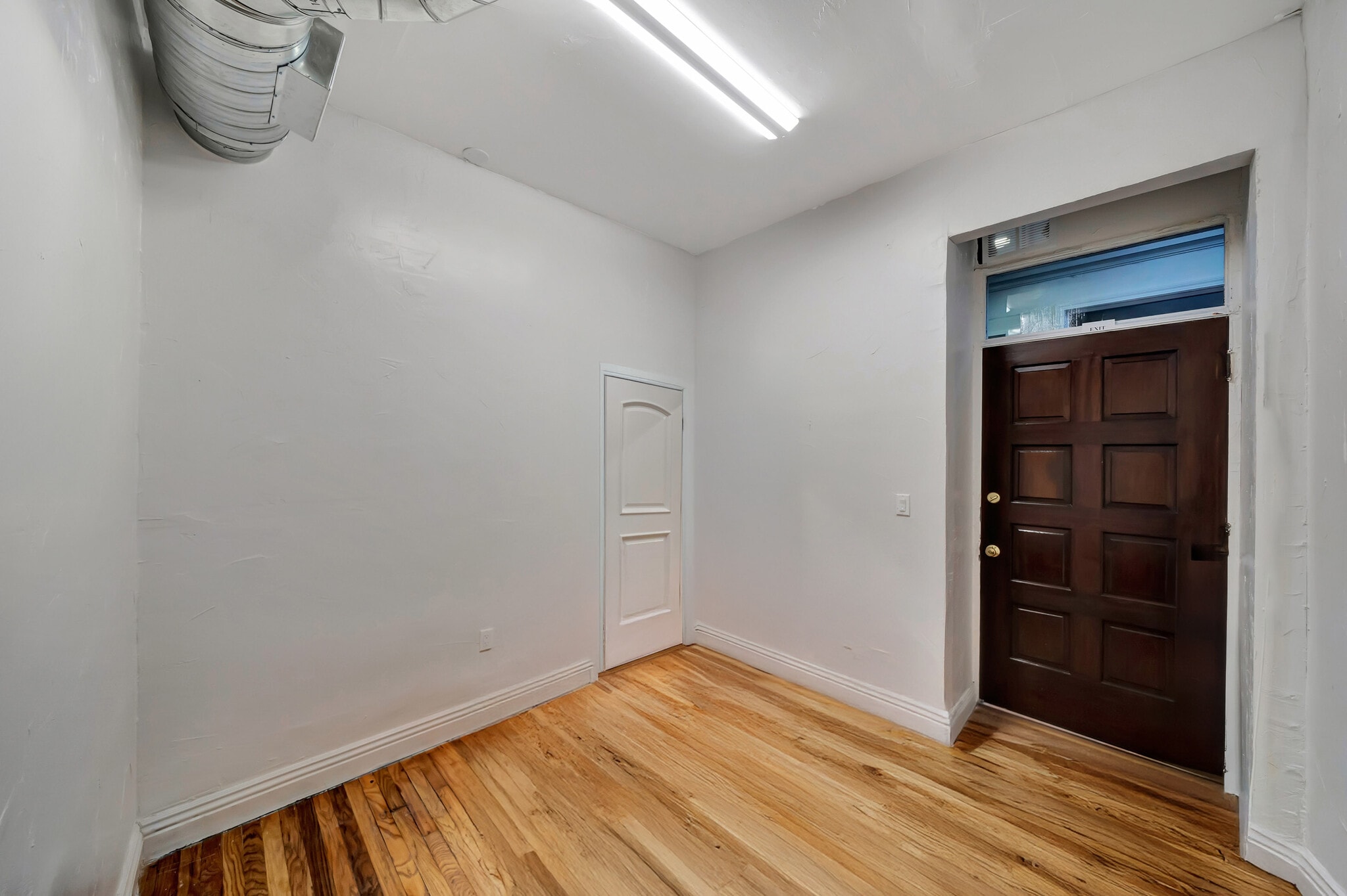 6350-6356 Van Nuys Blvd, Van Nuys, CA for lease Building Photo- Image 1 of 4