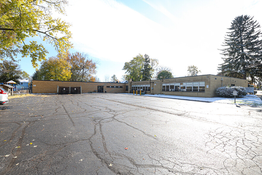 331 George St, West Chicago, IL for lease - Building Photo - Image 1 of 12