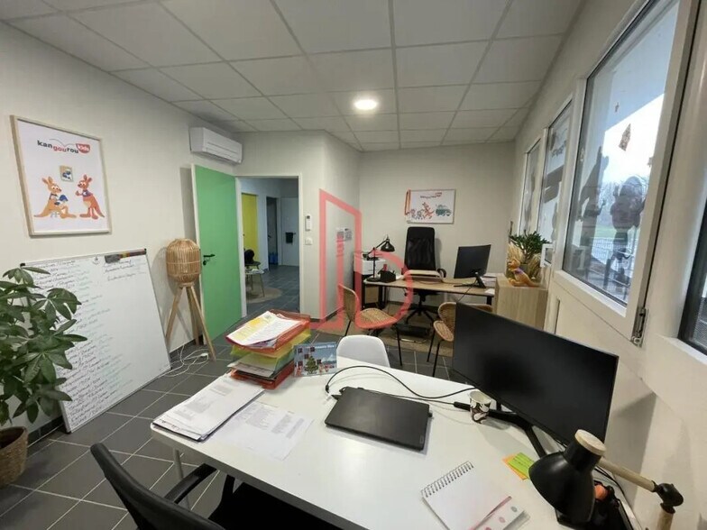 Office in Bordeaux for sale - Interior Photo - Image 2 of 6