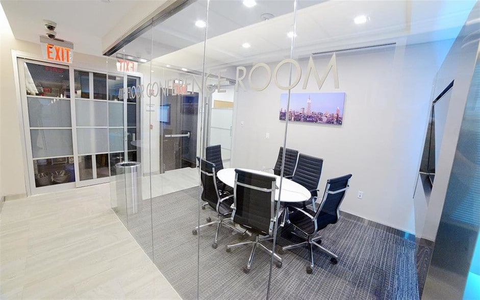 315 Madison Ave, New York, NY for lease - Interior Photo - Image 1 of 10