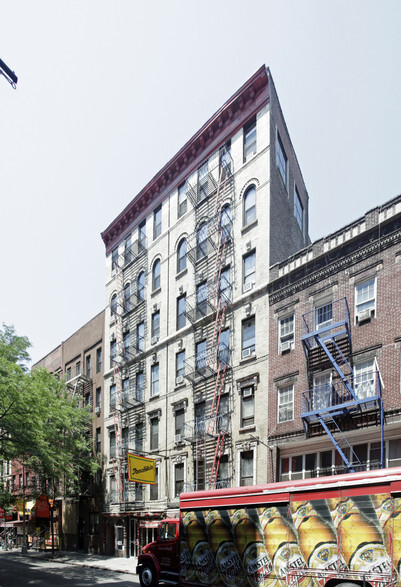 103 Macdougal St, New York, NY for lease - Primary Photo - Image 2 of 7