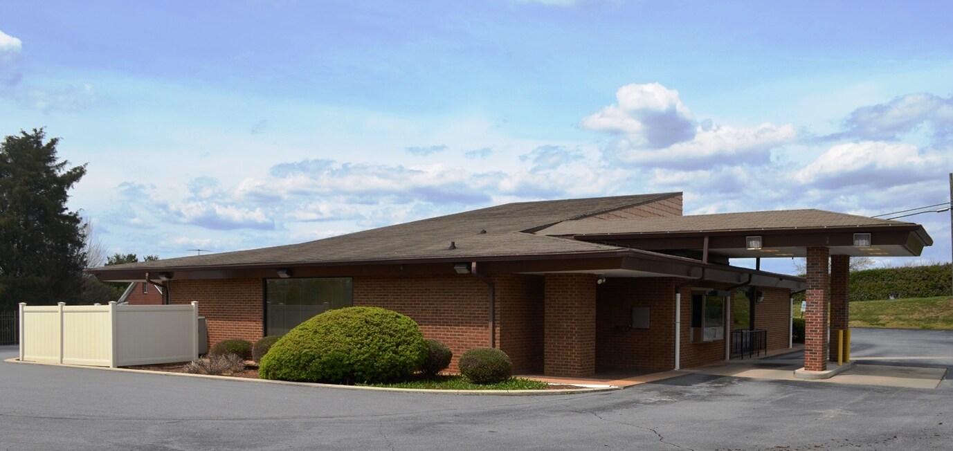 1445 2nd Ave NW, Hickory, NC for sale Building Photo- Image 1 of 1