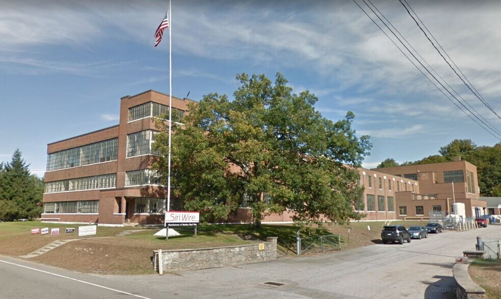 90 Wauregan Rd, Killingly, CT 06239