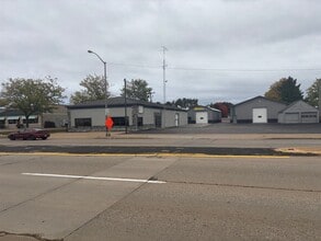 2123 8th South St, Wisconsin Rapids, WI for lease Building Photo- Image 2 of 13