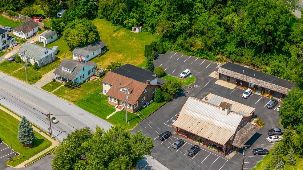 3519 E Main St, Morgantown, PA for lease - Primary Photo - Image 1 of 53