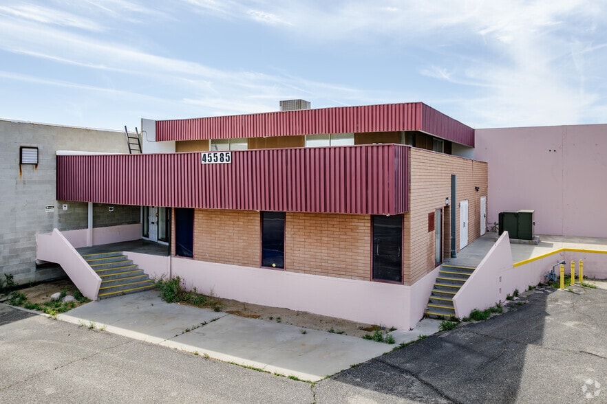 45585 Commerce St, Indio, CA for lease - Building Photo - Image 2 of 9