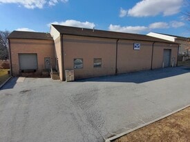 4 Lewis Cir, Wilmington DE - Warehouse