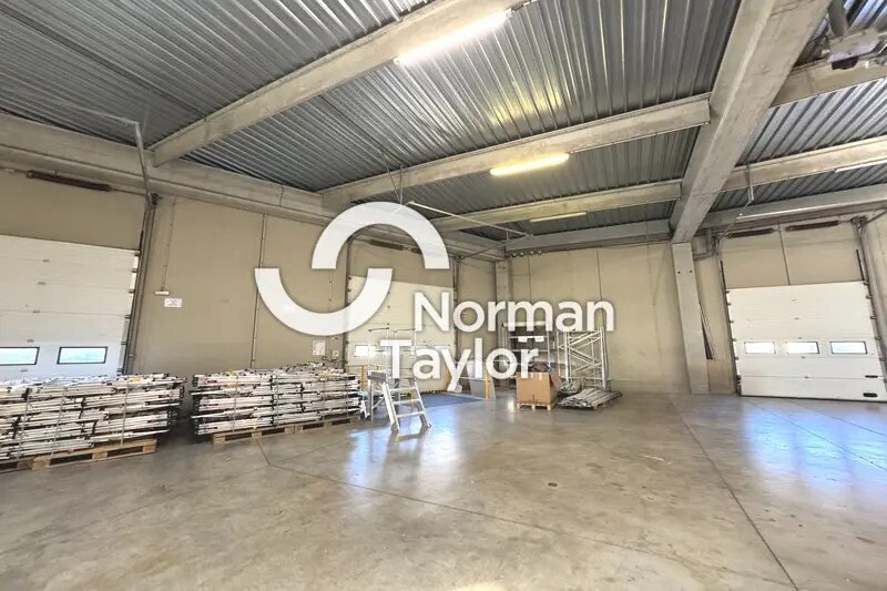 Flex in Saint-Jean-de-Védas for lease - Interior Photo - Image 2 of 7