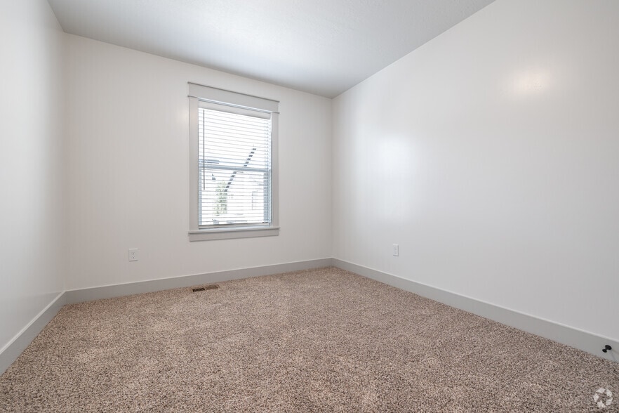 2100 North Highway 89 Highway, Harrisville, UT for sale - Interior Photo - Image 3 of 20