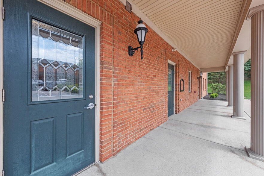 2161-2181 Chamber Center Dr, Fort Mitchell, KY for lease - Building Photo - Image 3 of 3