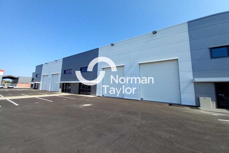 Flex in Perpignan for lease Building Photo- Image 1 of 7