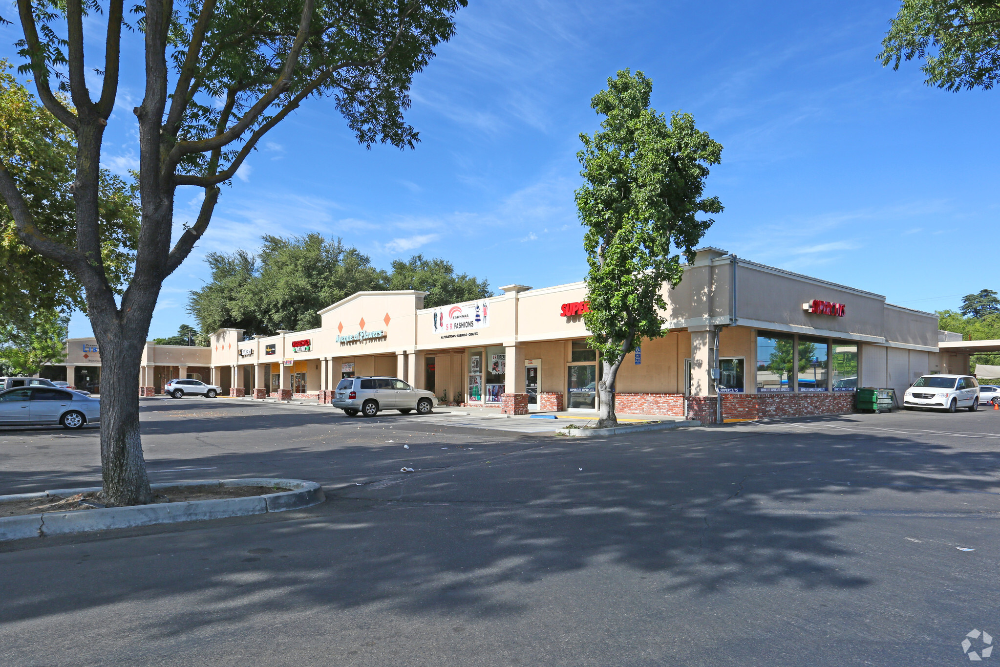 5542-5568 E Kings Canyon Ave, Fresno, CA for sale Primary Photo- Image 1 of 1