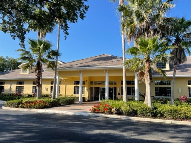 6015 Resource Ln, Lakewood Ranch, FL for lease - Building Photo - Image 3 of 20